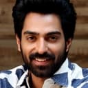 Shiva Kandukuri als Ali
