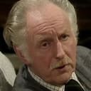 William Moore als George Powers