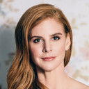 Sarah Rafferty als Avery Parker