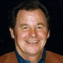 Barney Hall als Track Announcer