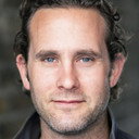 Oliver Le Sueur als Mark Thatcher