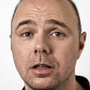 Karl Pilkington als Toupee Man