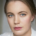 Anthea Hill als Zoe