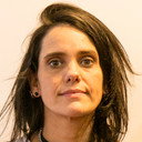 Brenda Martín als Bajo y Voz