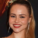 Karolina Ugrenyuk als Bunny Rave Girl