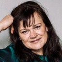 Mieke Laureys, Costumer