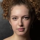 Asma Messaoudene als Alma