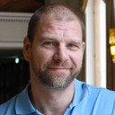 Johan Storgård als Johan Ahlbäck, rikosetsivä