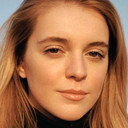 Hazel Torlak als Mira