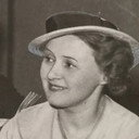 Lydia Opøien als Hellemos kone