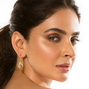 Saba Qamar als Mita