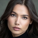 Tatyana Rose Baptiste als Izzy