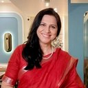 Anuradha Chandan als Karan's mother