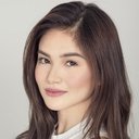 Elisse Joson als Rowena