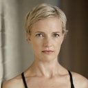 Janet Decker als Mrs. Blitzer