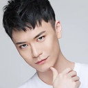 黄鹤立 als Huang He Li (Self)