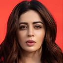 Neha Pendse als Pooja