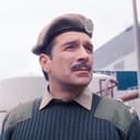 Nicholas Courtney als Second Auctioneer (uncredited)