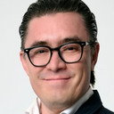 Antonio Rosique als Comentarista TV 2 (voice)