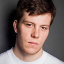 Alexander Neher als Wallace Brown