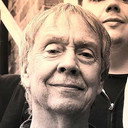 Andrew Latimer als guitars, vocals, flutes