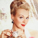 Leslie Brooks als Virginia Taylor