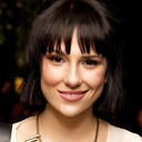 Adele Perovic als Eva Lee