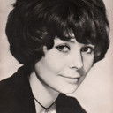 Ніна Реус als 