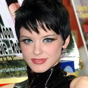 Melissa Jones als Vicky