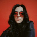 Chloé Caillet als Self