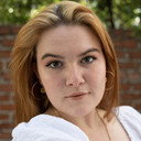 Fiona Bishop als Loretta Castillo (Voice)