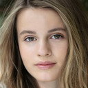Isabella Cuda als Megan Wright