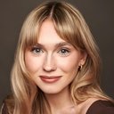 Veronika Slowikowska als Mindy
