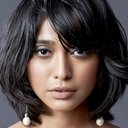 Sayani Gupta als Asha