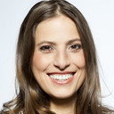 Jenny Deimling als Daniela Köhler, Charlotte's College Friend