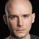 Aaron Goldenberg als Professor Holland