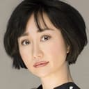 Leni Ito als Japanese Newscaster