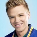 Brett Davern als Whisper