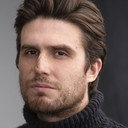 Adam Robert Lewis als Dan Roberts