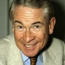 Stanley Baxter als 'Jock' Everett / Kommondant Stamfel