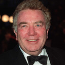 Albert Finney als Geoffrey Firmin