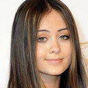 Jasmine Thompson als Self