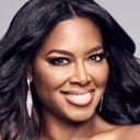 Kenya Moore als Champagne