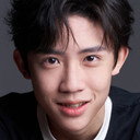 康嘉泽 als Boy Who Falls on the Ground