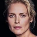 Synnøve Macody Lund als Cecilia Pederson