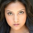 Puja Gupta als Young Premila