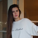 Kassandra Stanley Shostle als Muse