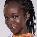 Cynthia Dankwa als Esi