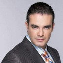 Mauricio Islas als Héctor Ruiz
