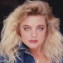 Erika Eleniak als Erika Eleniak